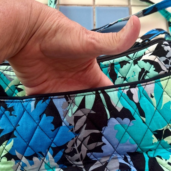 Vera Bradley Crossbody Bag - Picture 4 of 6